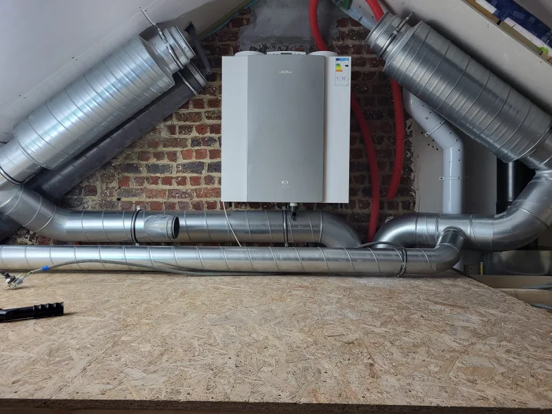 VMC double flux installée dans des combles — réalisation Pompe à chaleur BW