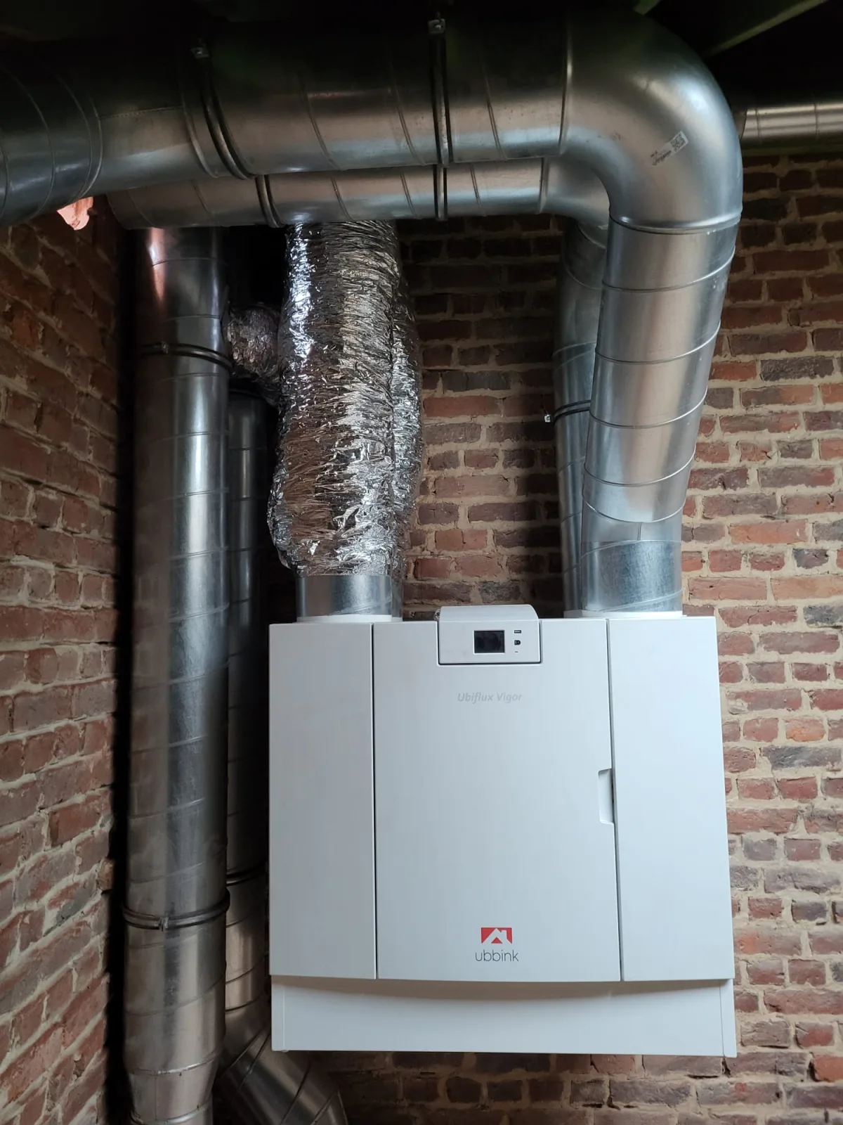 Installation VMC Ubbink double flux en Brabant Wallon — réalisation Pompe à chaleur BW